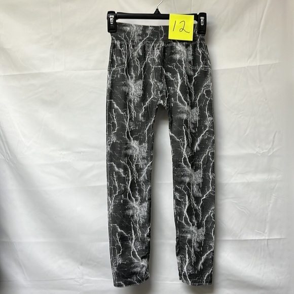 CHUNS stretchy fashion leggings.  Bundle and save.  One size fits most. - Picture 12 of 14